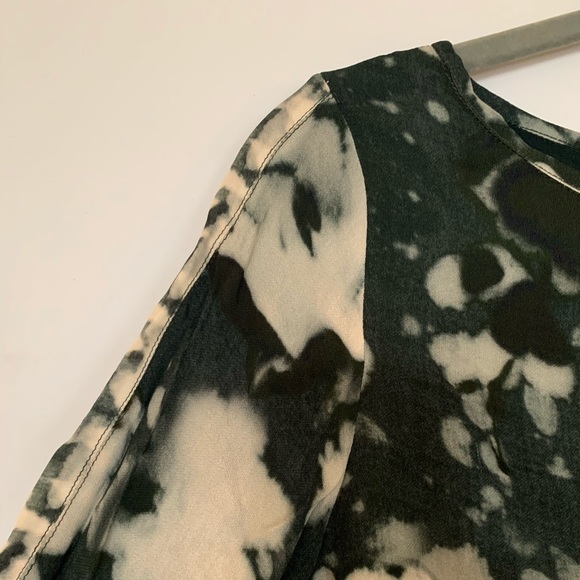 Designer Tie-Dye Shift Dress with Ruffled Hem - Picture 3 of 6